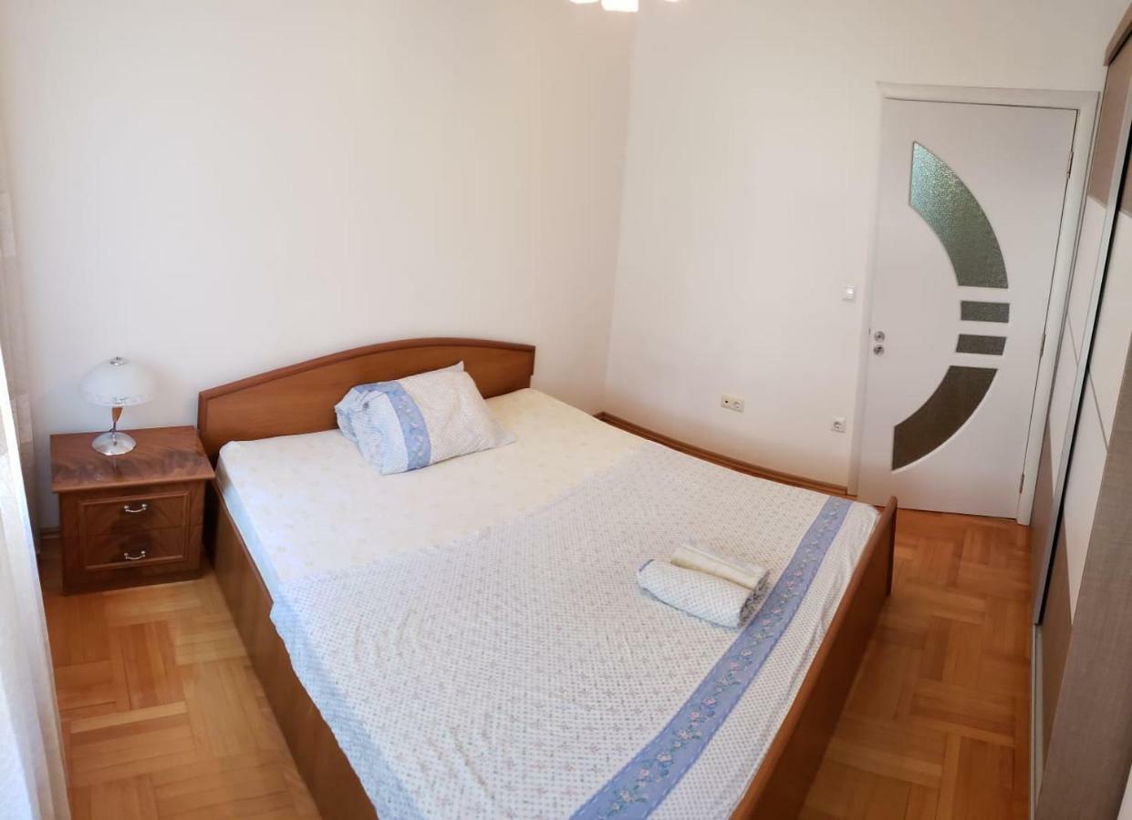 Gorgeous Apartment With City View In The City Center Pristina Exteriör bild