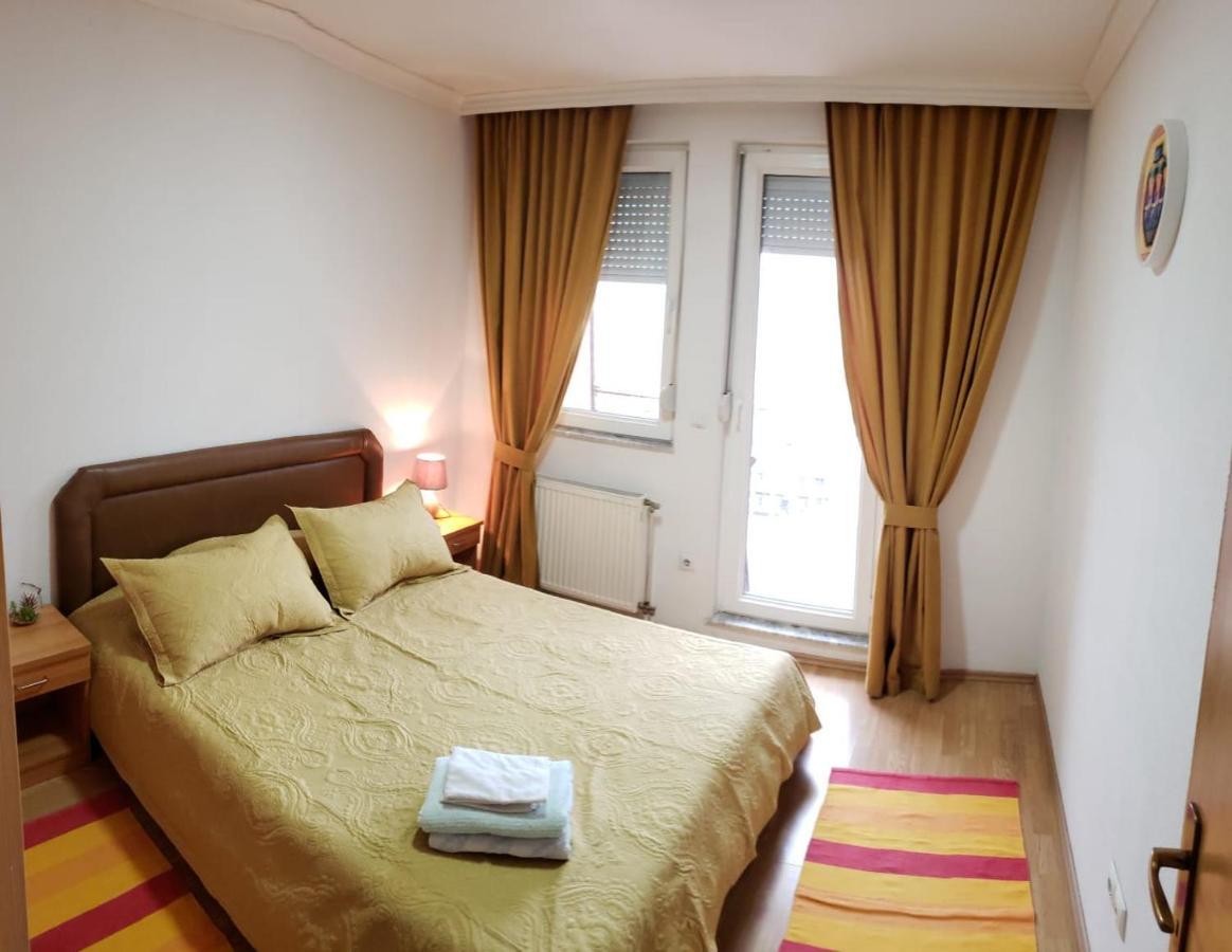 Gorgeous Apartment With City View In The City Center Pristina Exteriör bild
