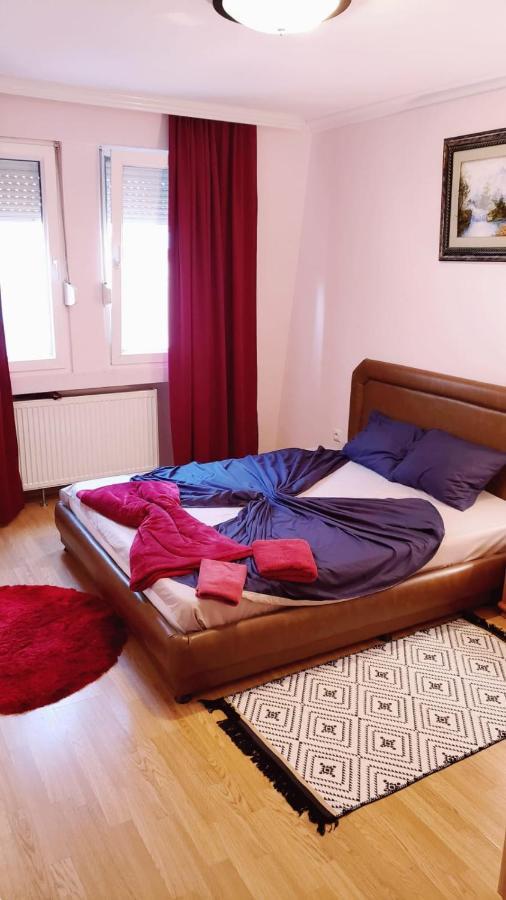 Gorgeous Apartment With City View In The City Center Pristina Exteriör bild