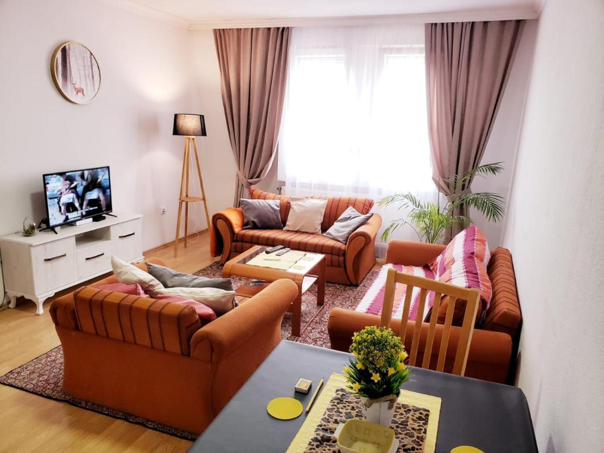 Gorgeous Apartment With City View In The City Center Pristina Exteriör bild