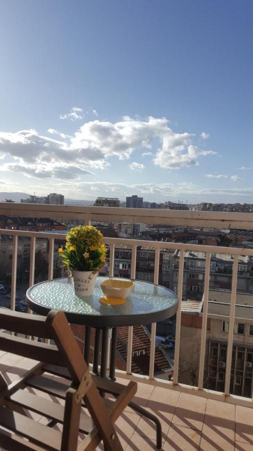 Gorgeous Apartment With City View In The City Center Pristina Exteriör bild